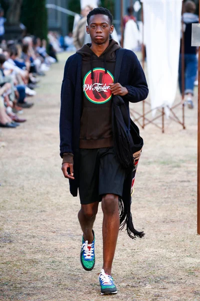 Look 30